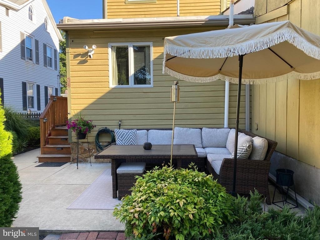 130 E Marshall Avenue - Photo 2