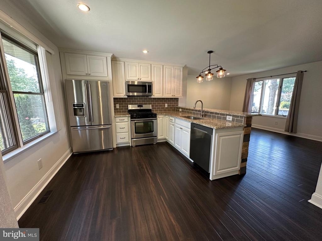 9 Centre Avenue - Photo 4