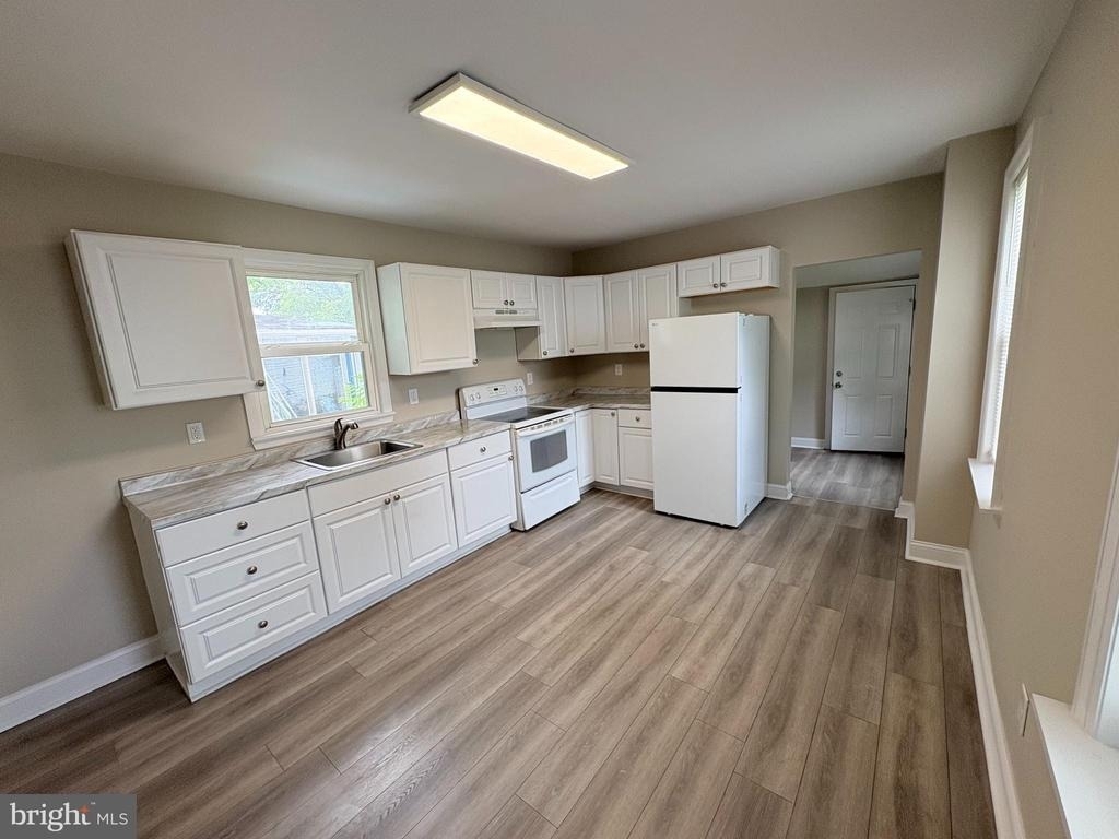 806 High Street - Photo 2