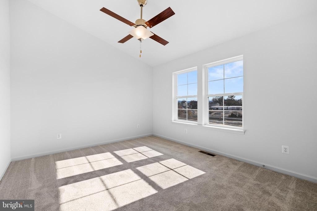 464 Peleton Street - Photo 20