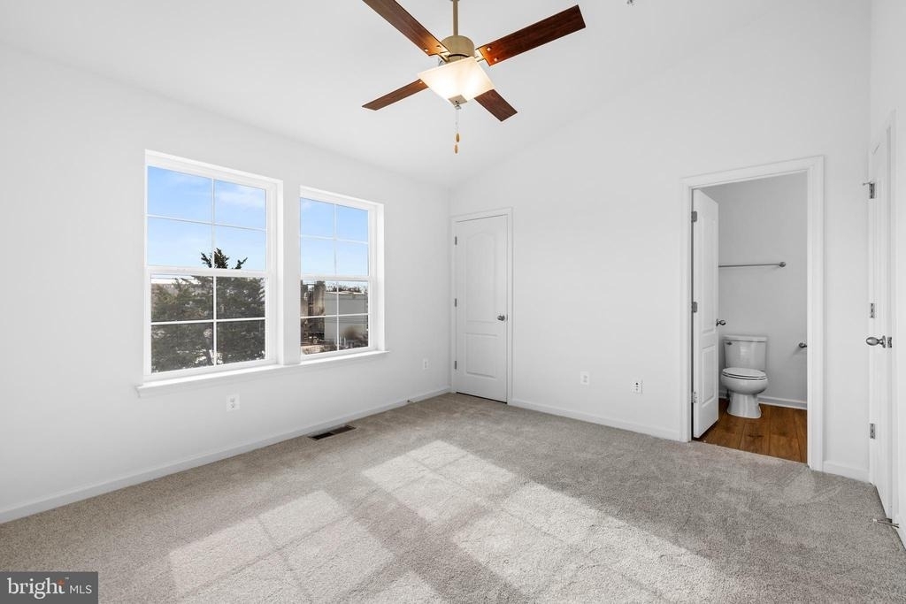 464 Peleton Street - Photo 21