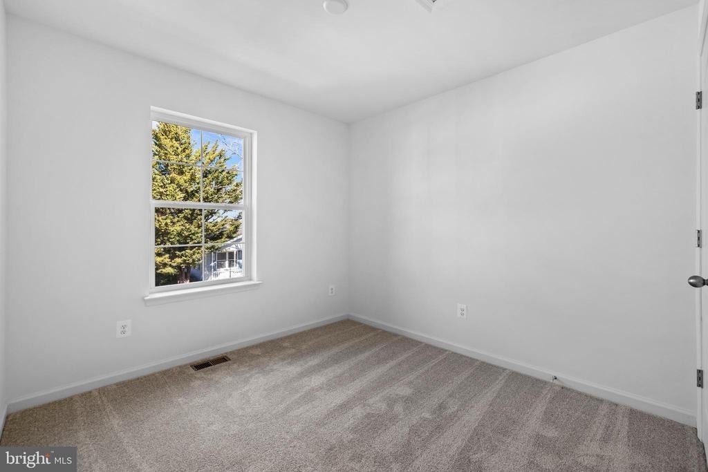 464 Peleton Street - Photo 18