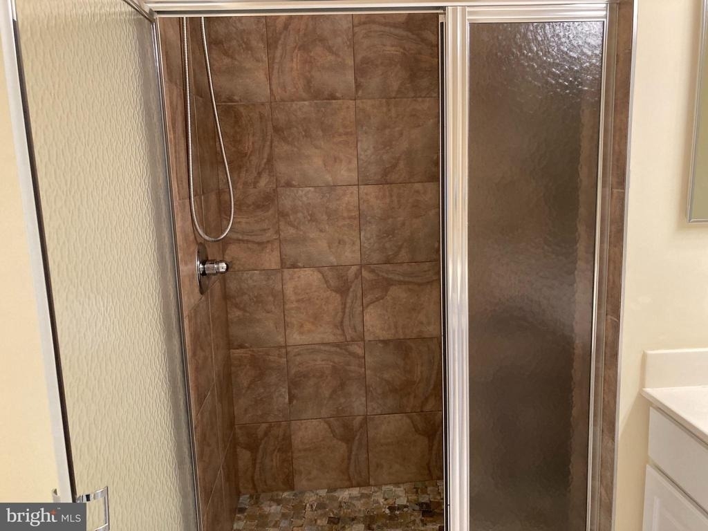 9407 Blackwell Road - Photo 17