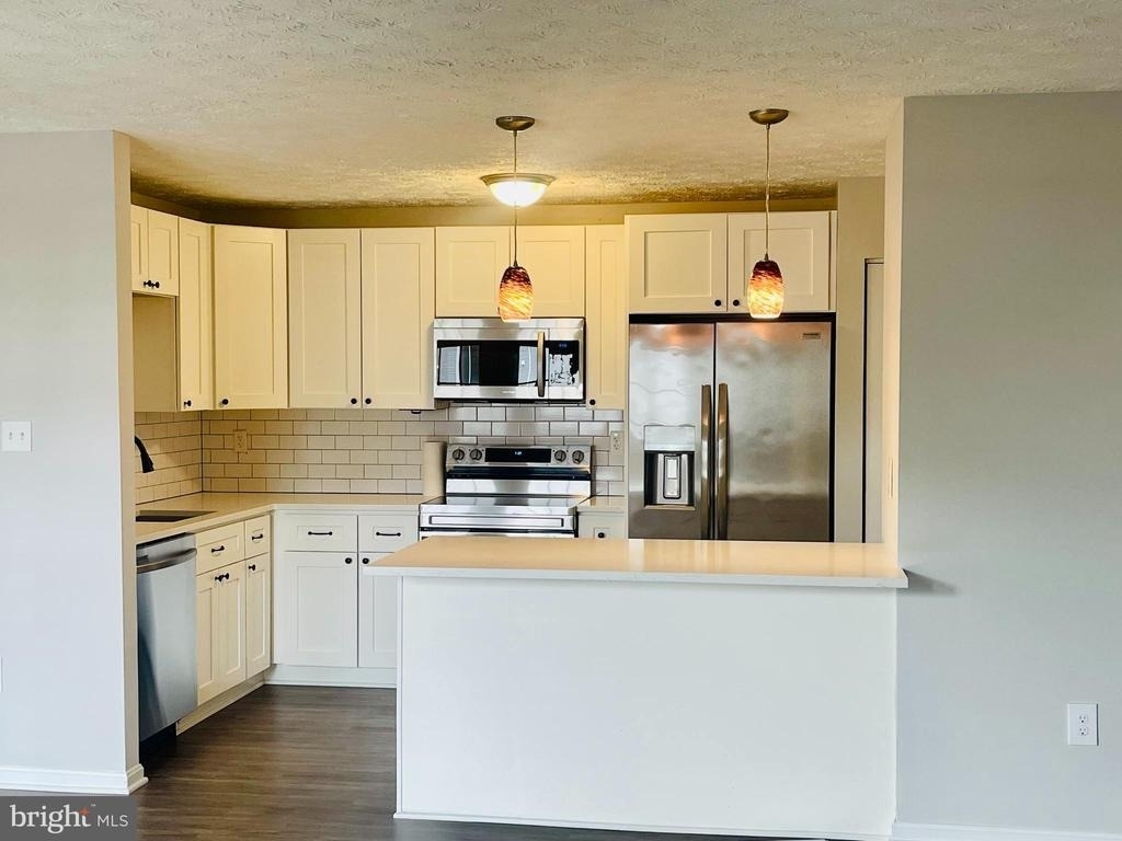 2137 Wainwright Court - Photo 14