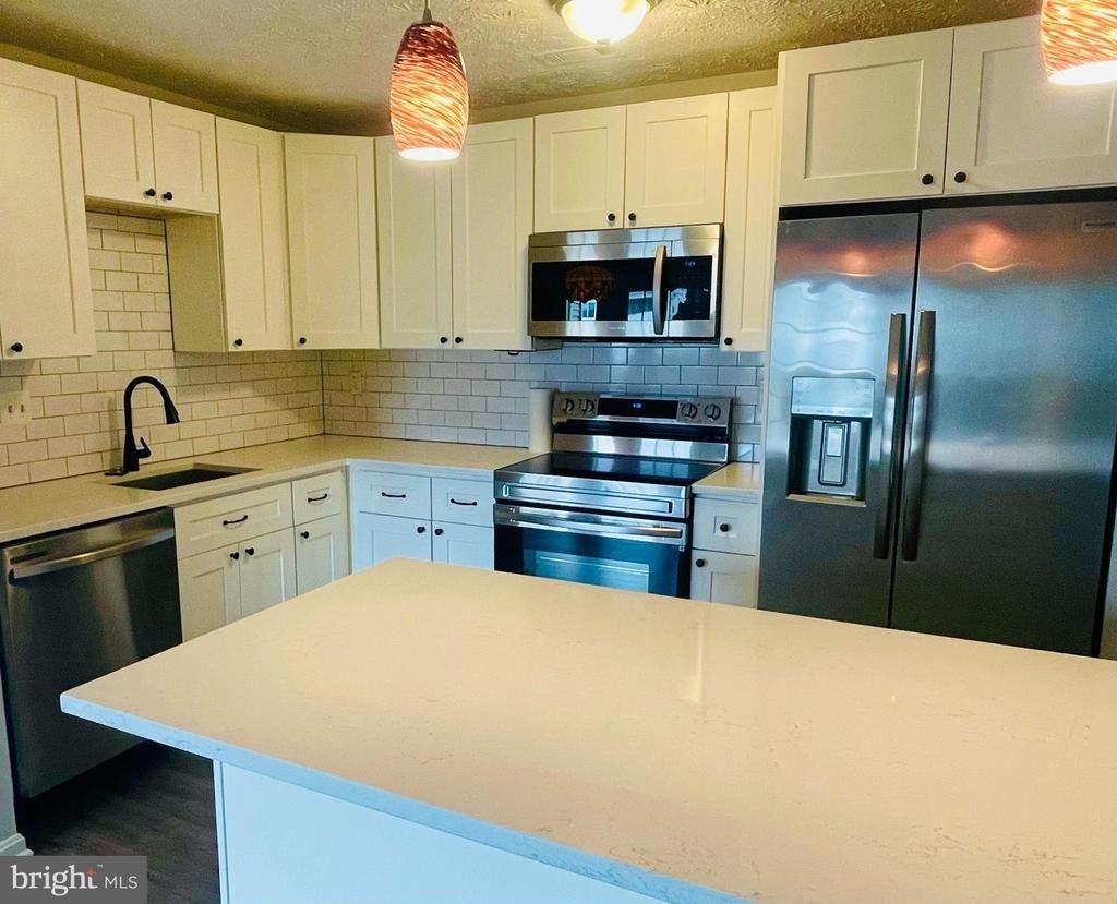 2137 Wainwright Court - Photo 12