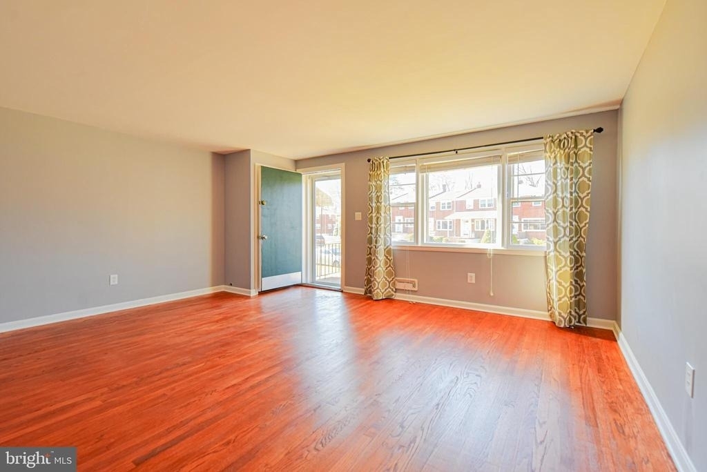 1130 Linden Avenue - Photo 3