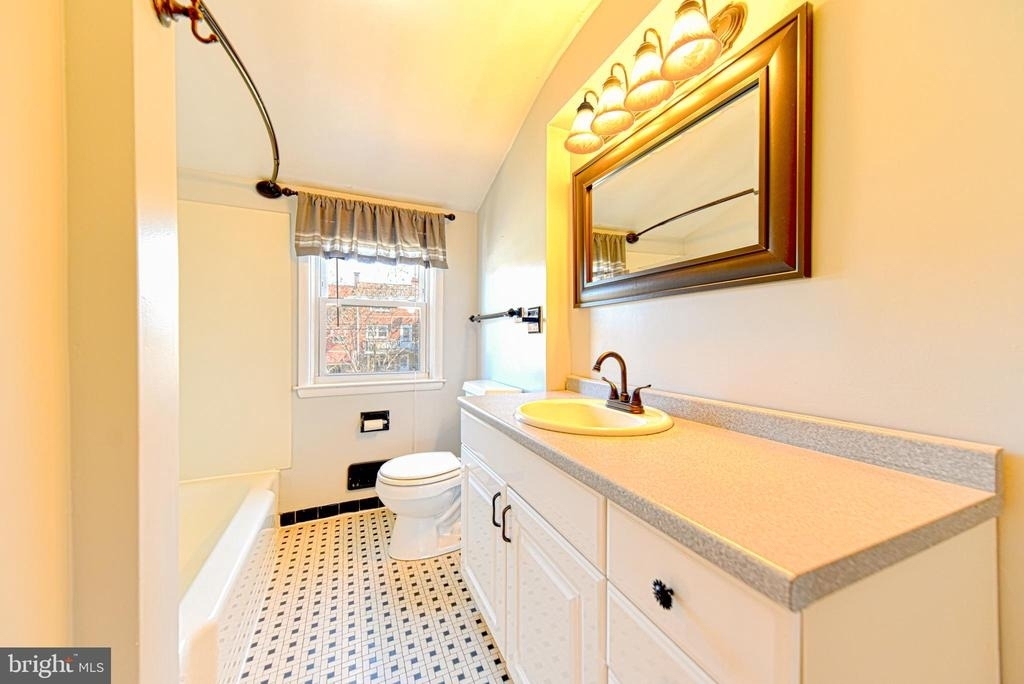 1130 Linden Avenue - Photo 11