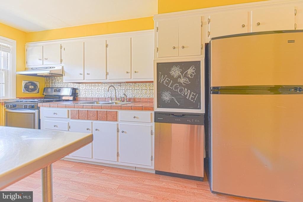 1130 Linden Avenue - Photo 6
