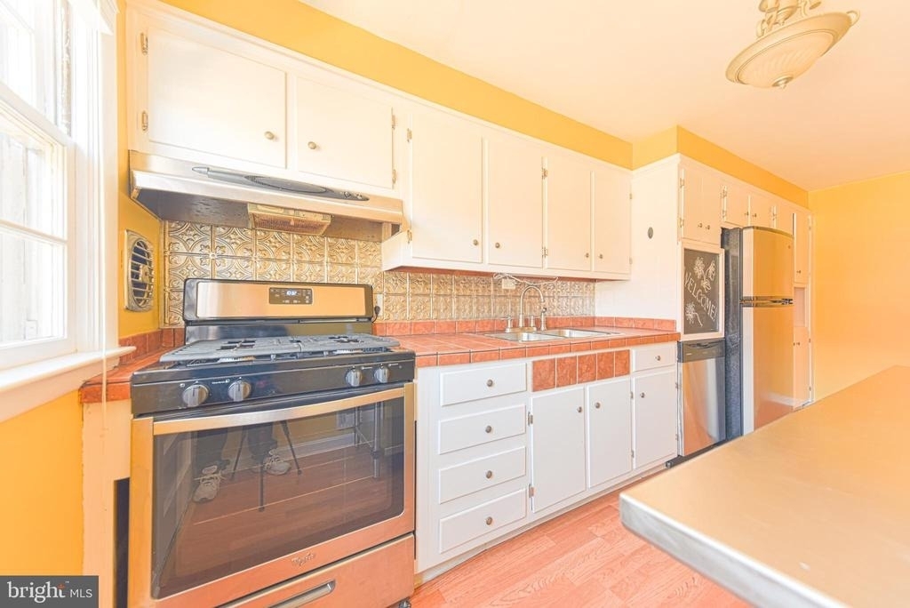 1130 Linden Avenue - Photo 7