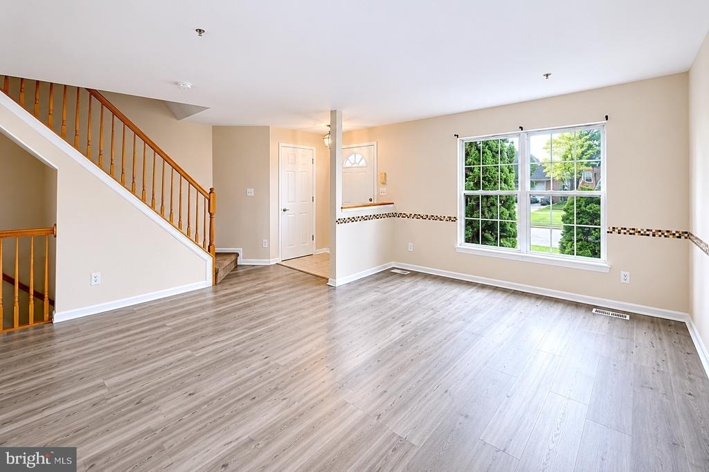 638 Villager Circle - Photo 3