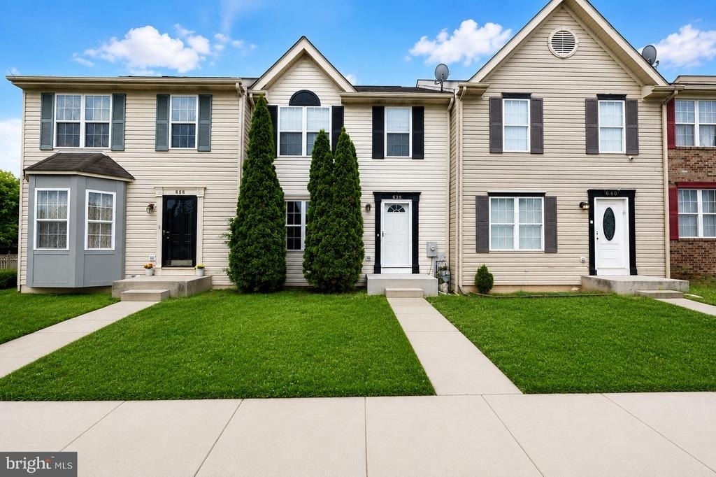 638 Villager Circle - Photo 0