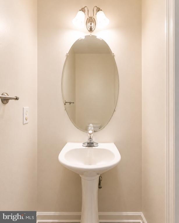 638 Villager Circle - Photo 4
