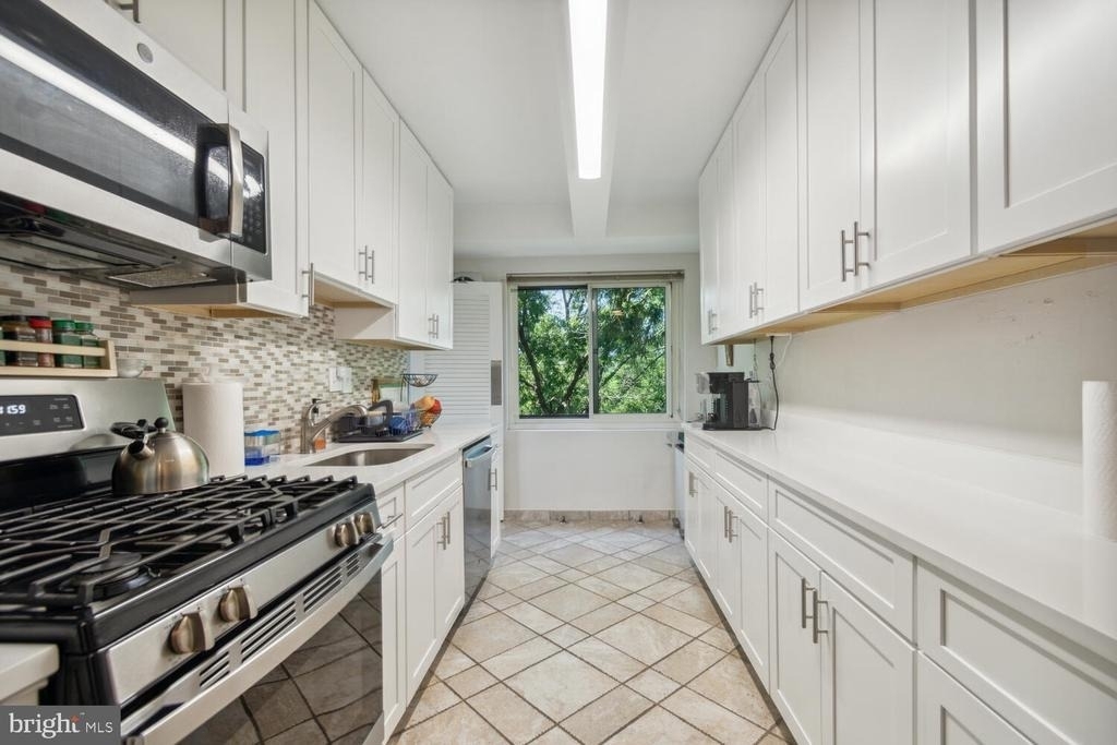 4201 Cathedral Avenue Nw - Photo 10