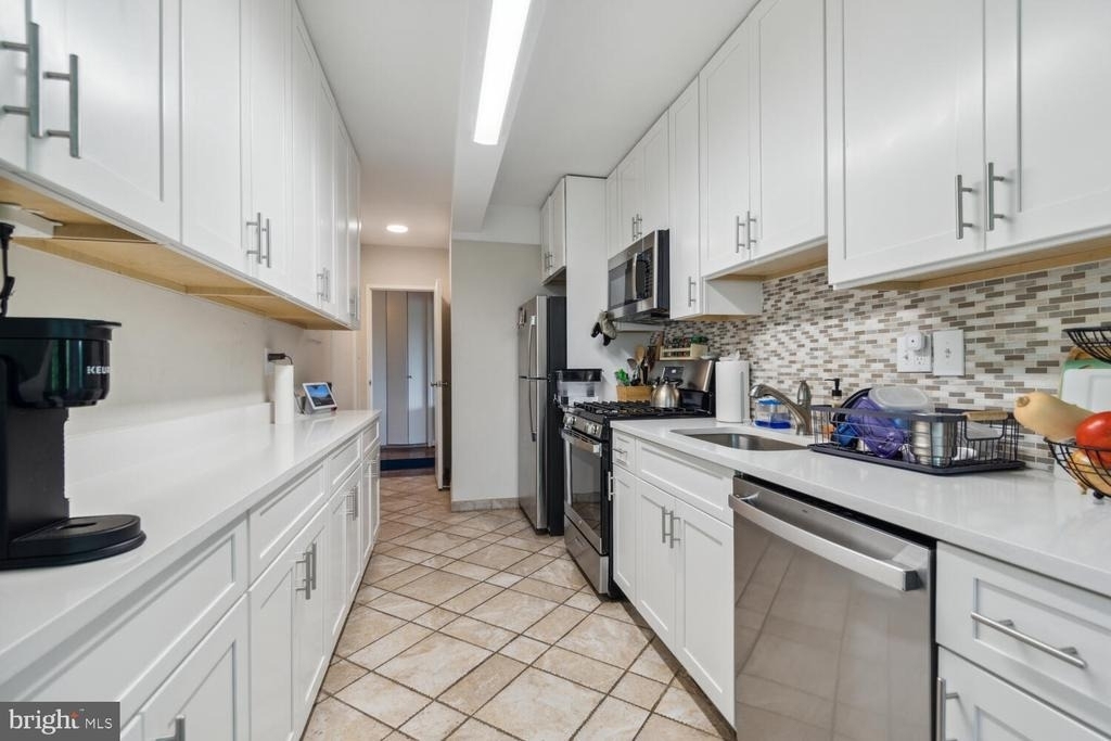 4201 Cathedral Avenue Nw - Photo 12