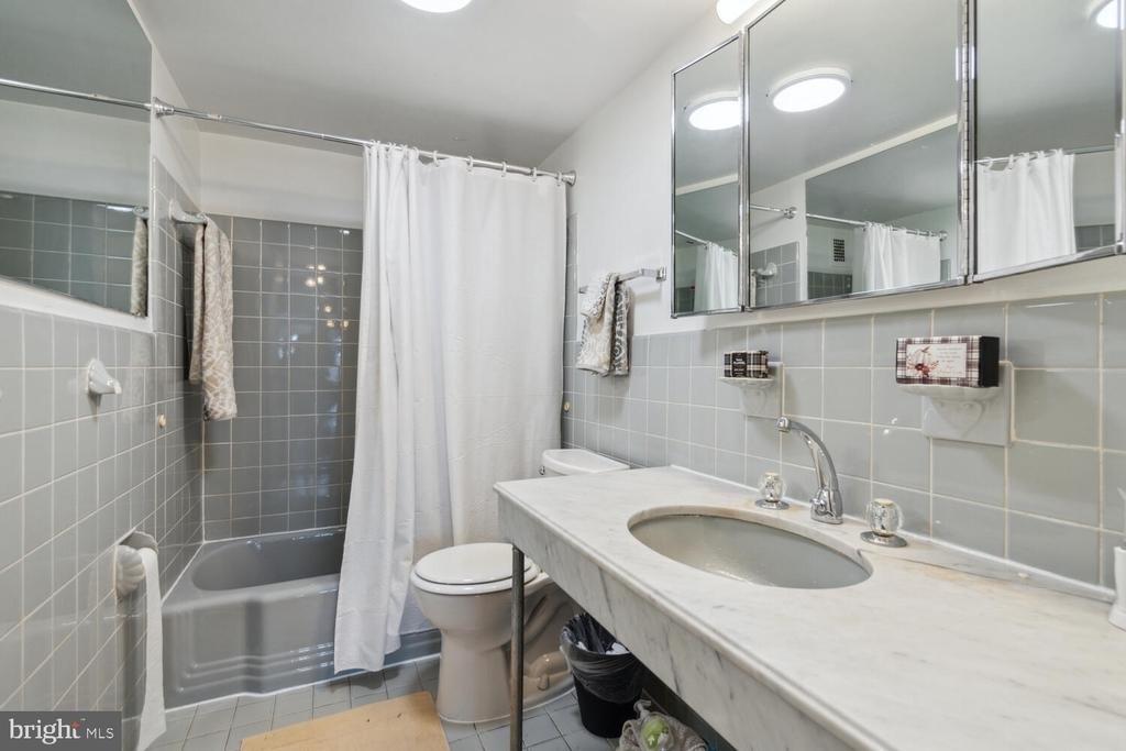 4201 Cathedral Avenue Nw - Photo 17