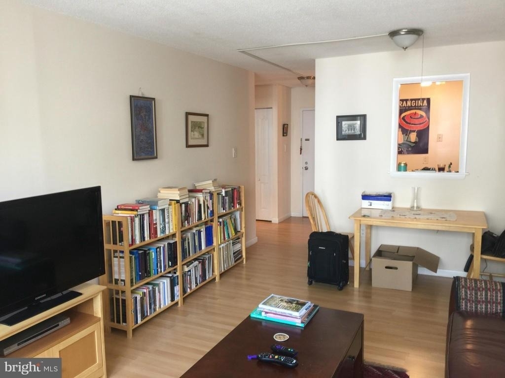 1301 20th Street Nw - Photo 3