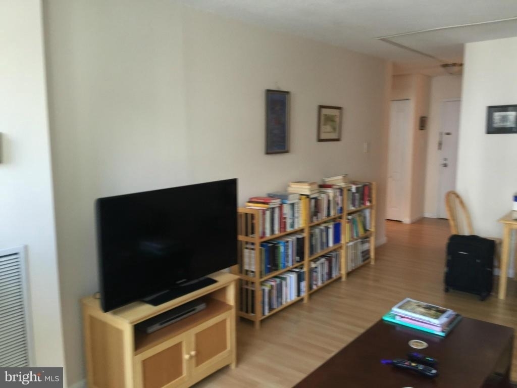 1301 20th Street Nw - Photo 5