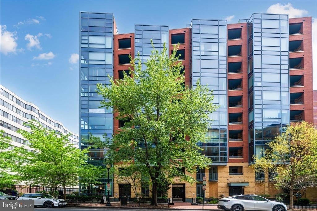 1117 10th Street Nw - Photo 0