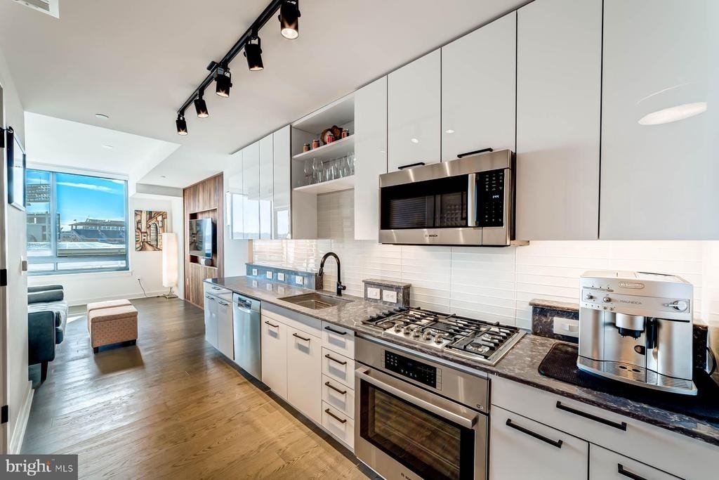 70 N Street Se - Photo 5