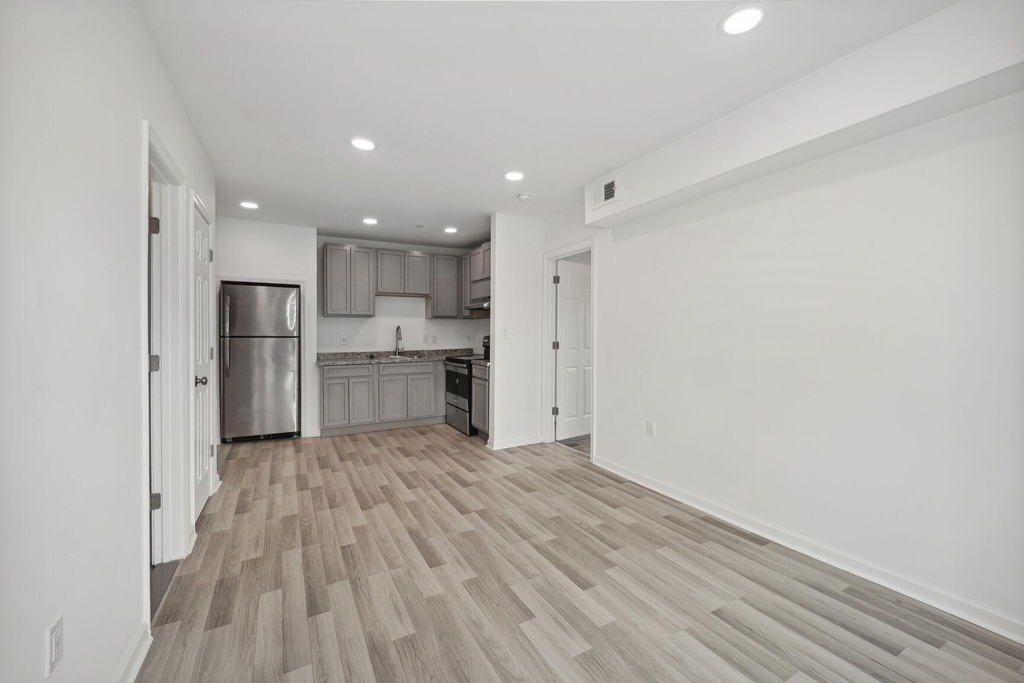 1642 16th Street Se - Photo 10