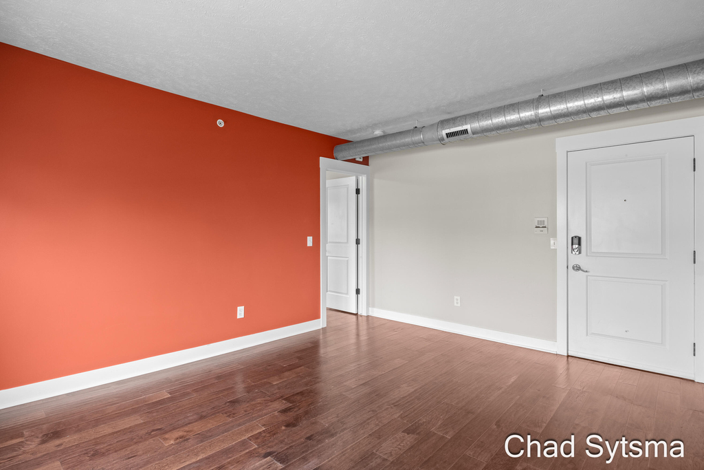 930 Wealthy Street Se - Photo 3