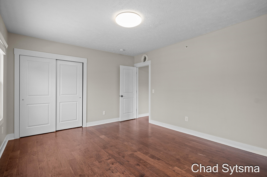 930 Wealthy Street Se - Photo 7