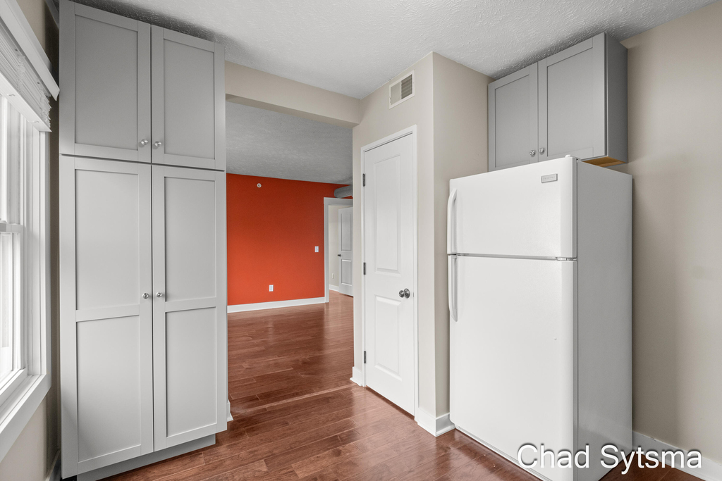 930 Wealthy Street Se - Photo 5