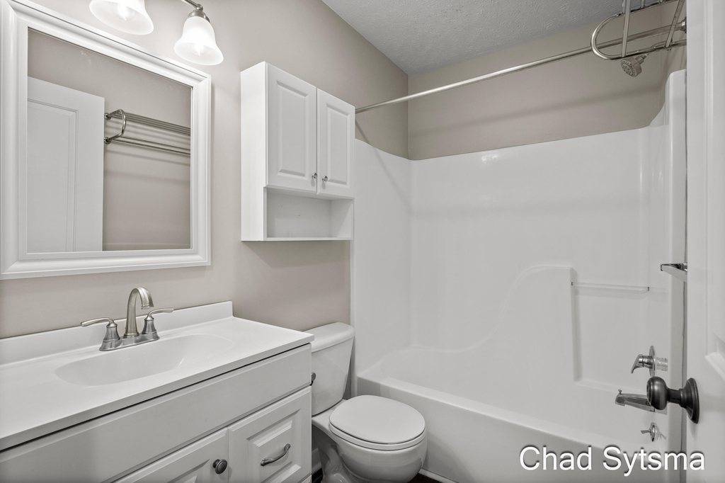 930 Wealthy Street Se - Photo 8