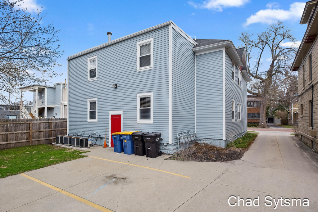 930 Wealthy Street Se - Photo 14