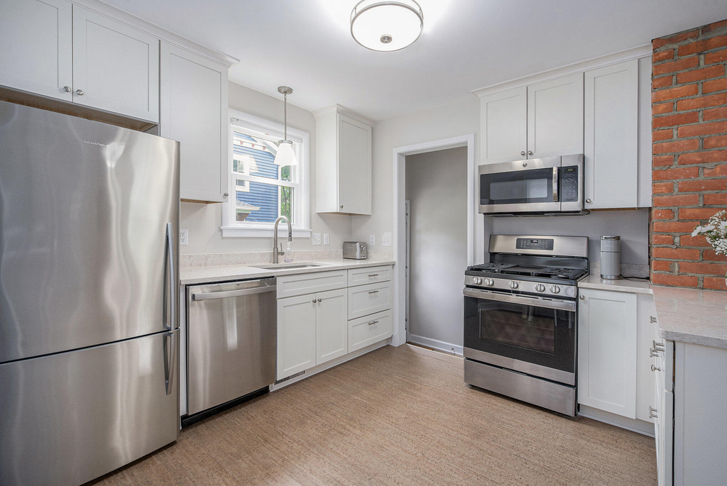 1207 Prescott Avenue - Photo 8
