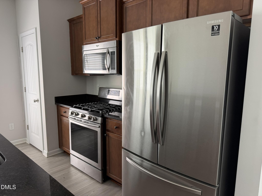 221 Irving Way - Photo 12