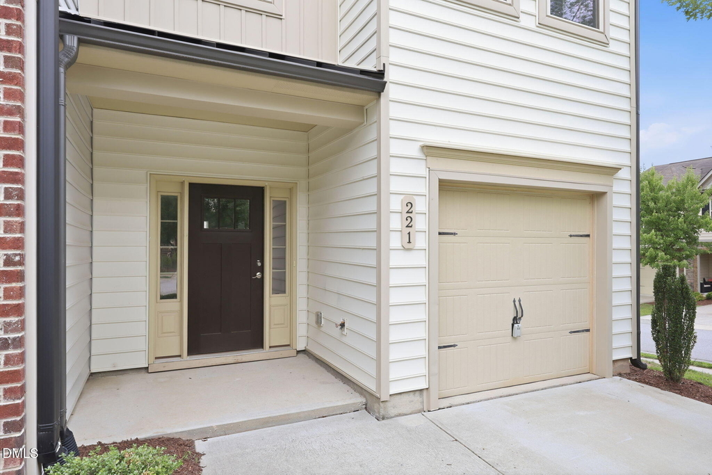221 Irving Way - Photo 33