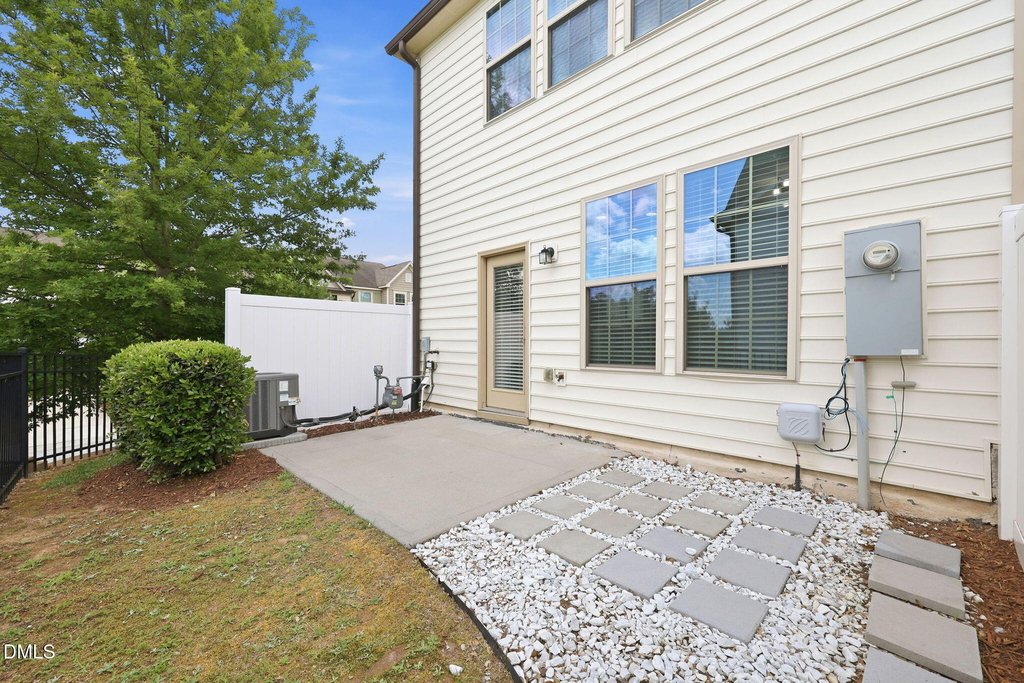 221 Irving Way - Photo 27