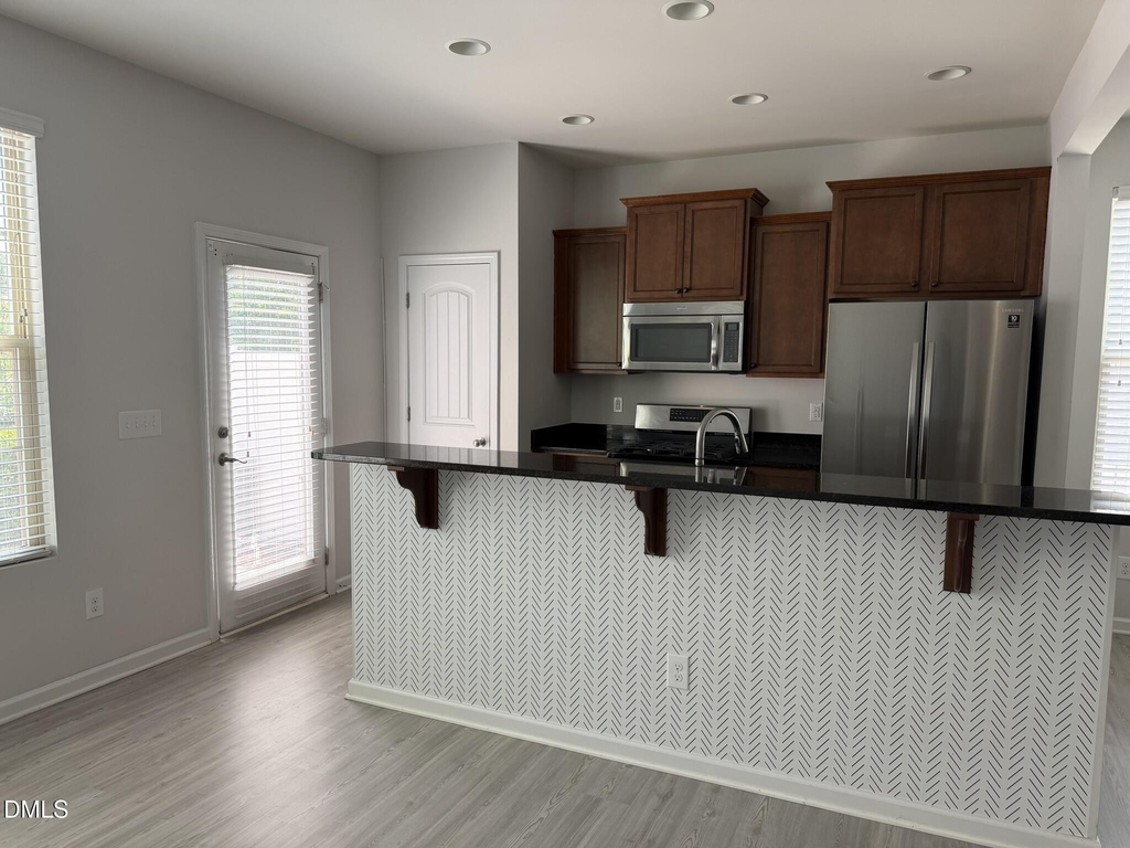 221 Irving Way - Photo 11
