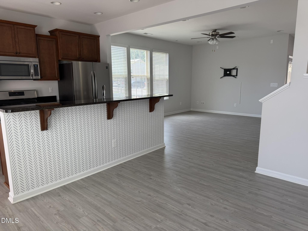 221 Irving Way - Photo 13