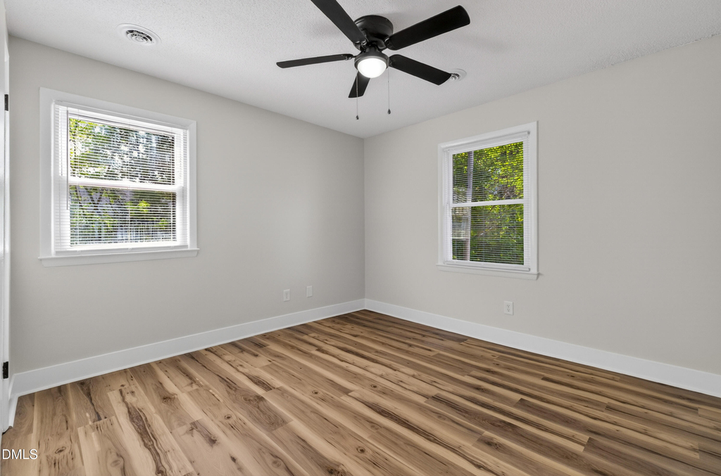 137 Grange Street - Photo 17