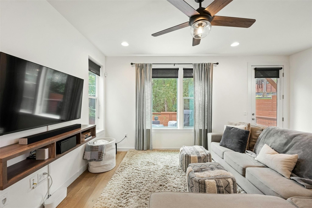 3115 Aldwyche Dr - Photo 3