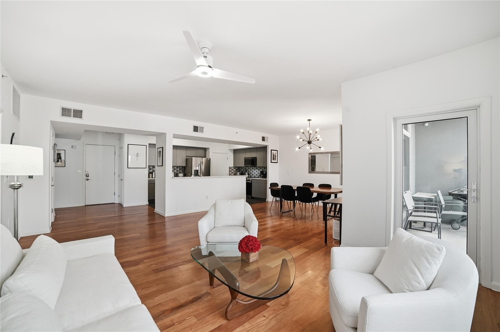54 Rainey St - Photo 2
