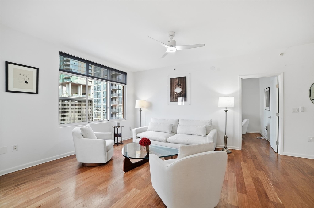 54 Rainey St - Photo 4