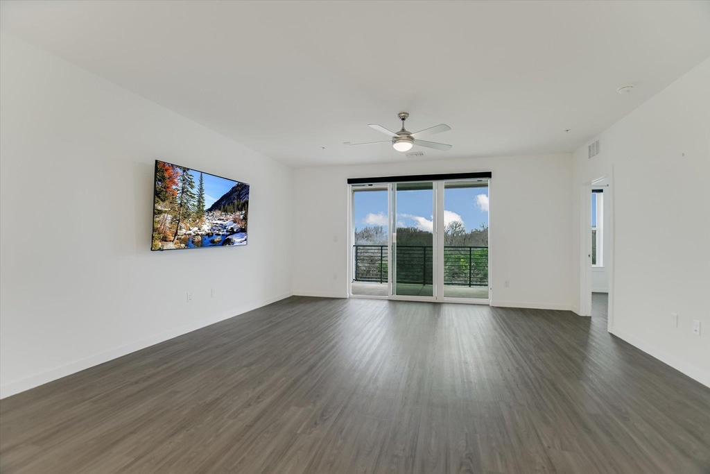 4801 Springdale Rd - Photo 3