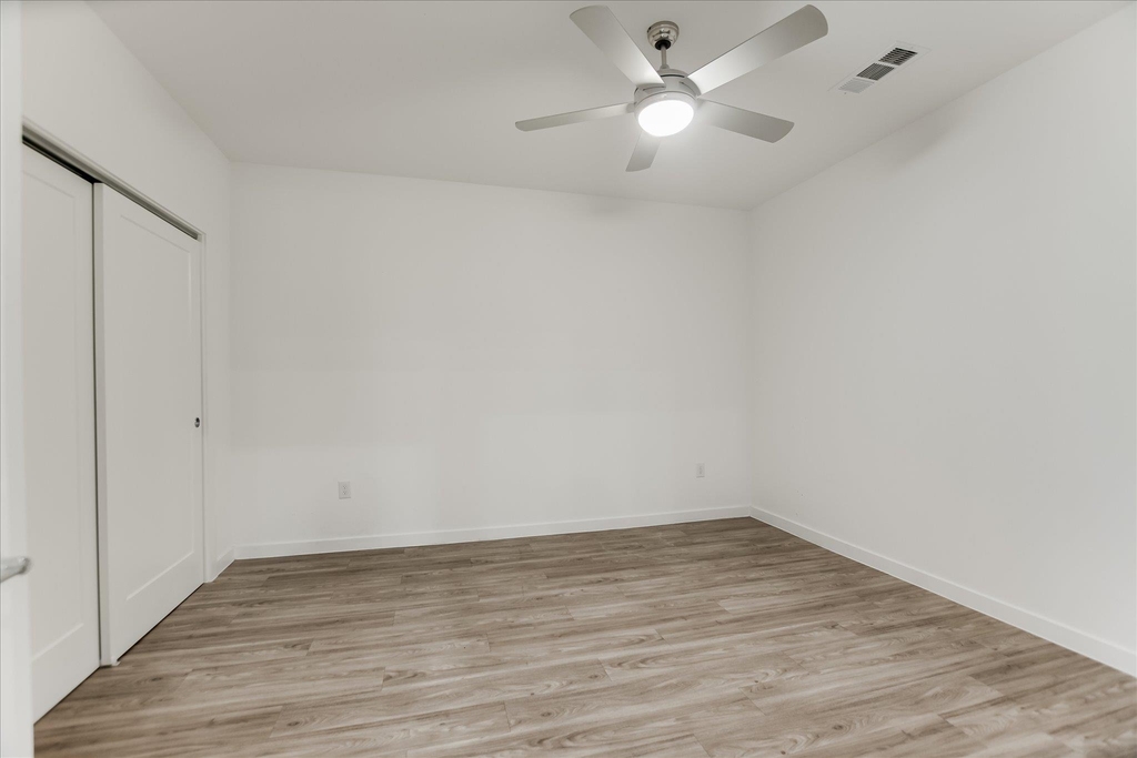 4801 Springdale Rd - Photo 6