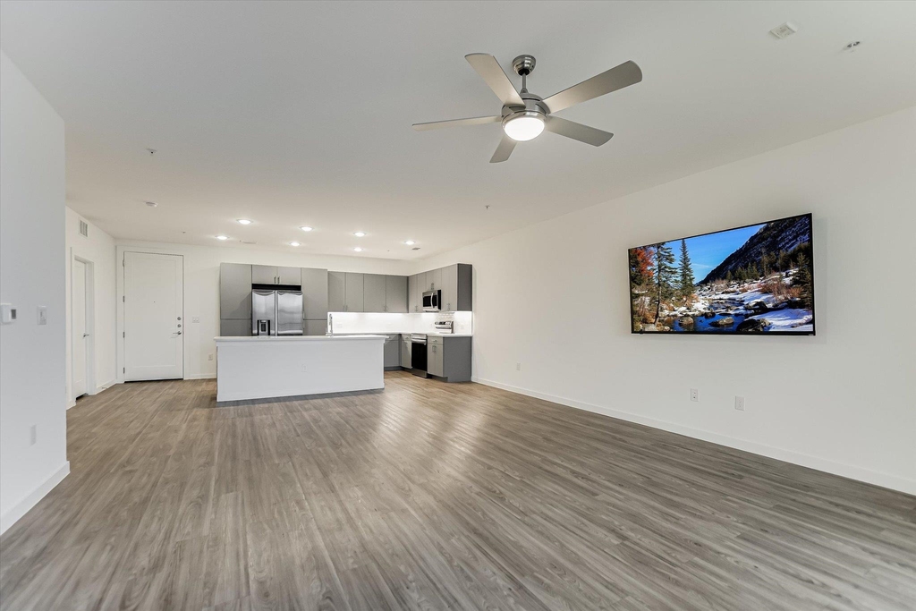 4801 Springdale Rd - Photo 2