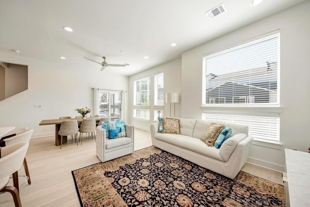 2050 Lohmans Spur Rd - Photo 10