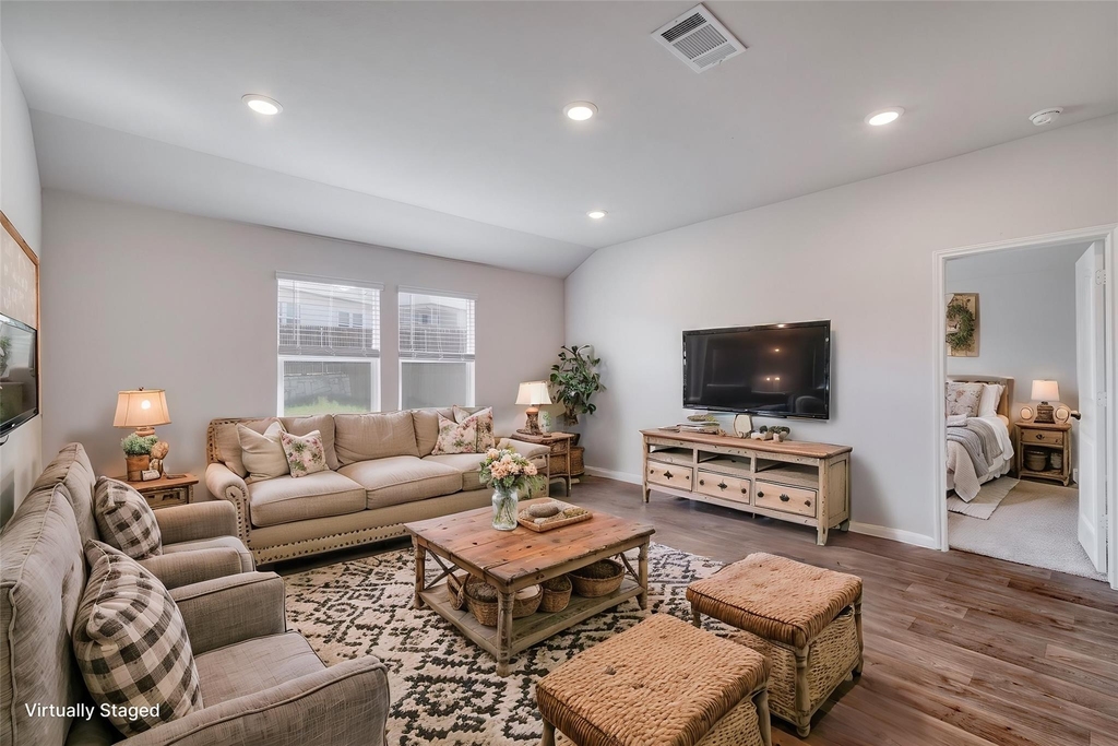 109 Bethpage Dr - Photo 5