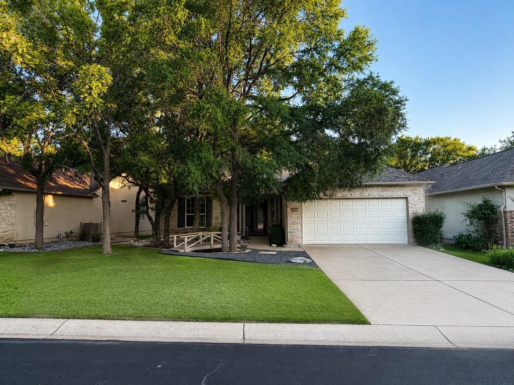 103 Harness Ln - Photo 0