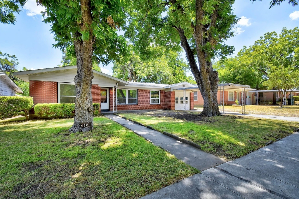 430 Beryl Dr - Photo 0