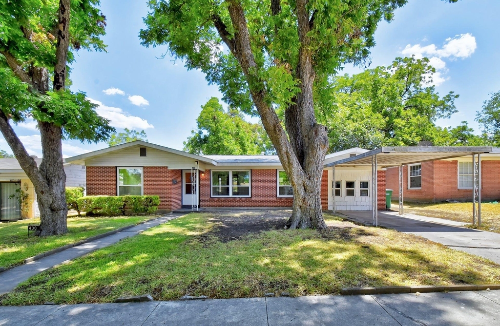 430 Beryl Dr - Photo 1