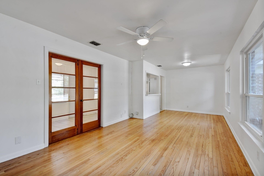 430 Beryl Dr - Photo 2