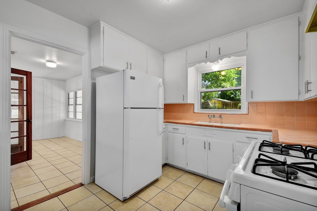 430 Beryl Dr - Photo 6
