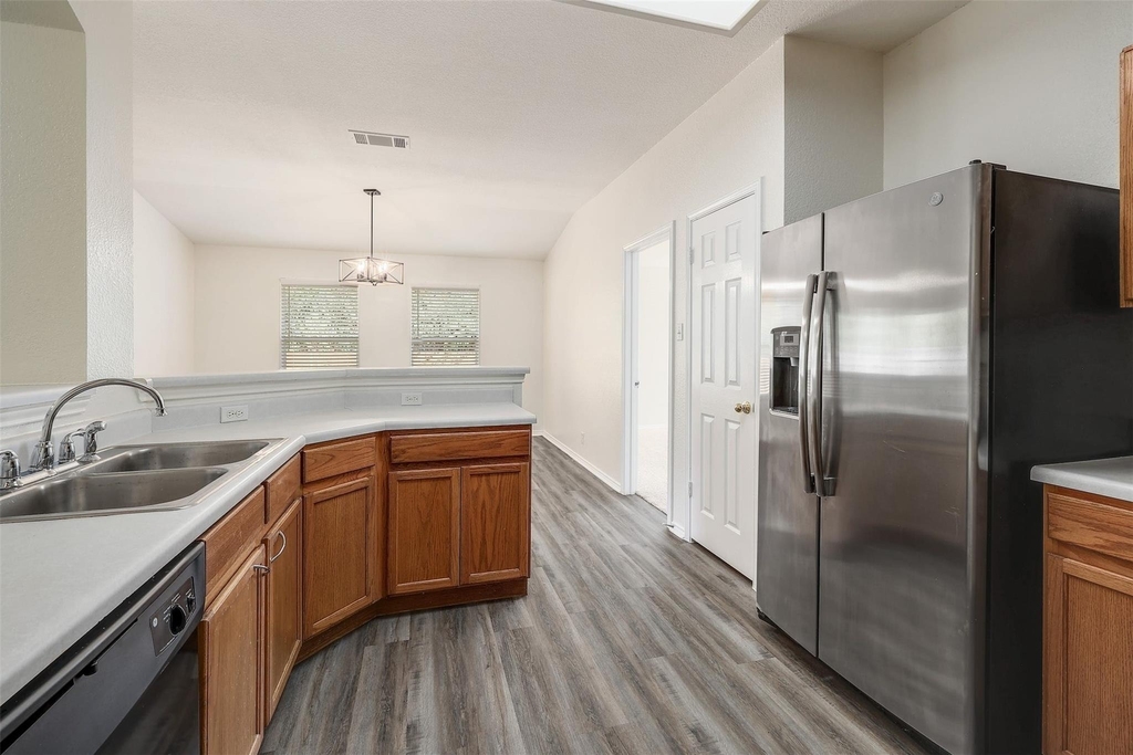 9724 Copper Creek Dr - Photo 9